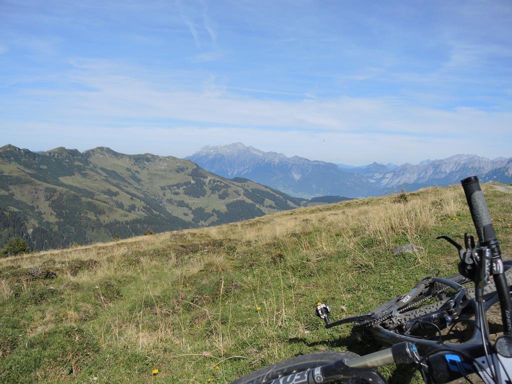 ホテル Haus Dachstein Schnitzer エーベン・イム・ポンガウ エクステリア 写真